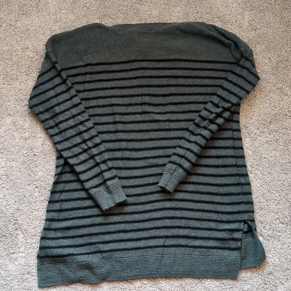 Old Navy green and black striped boatneck tunic sweater size medium